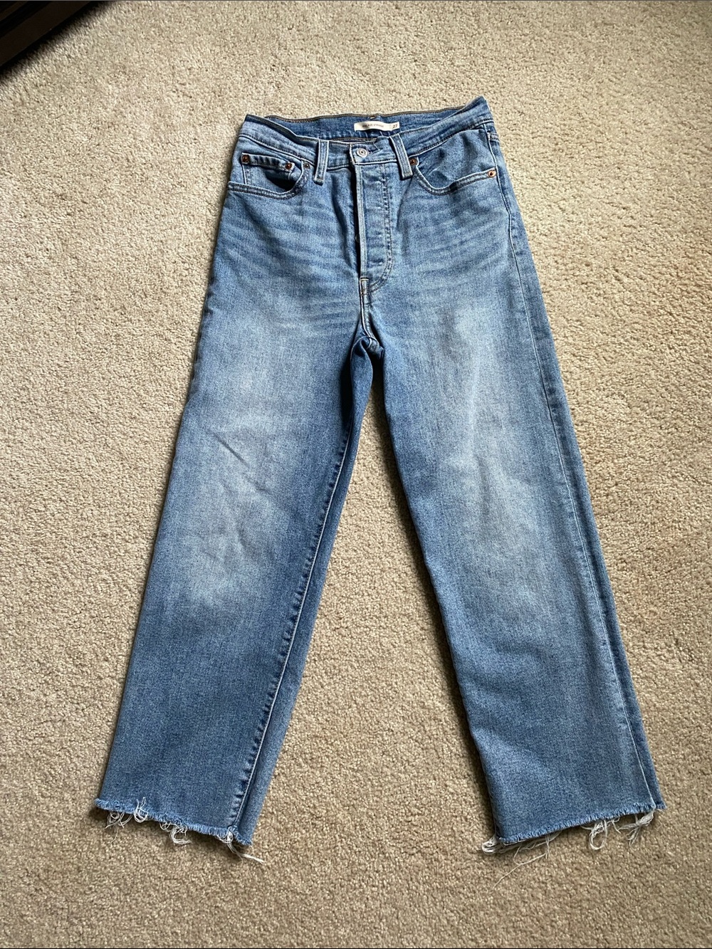 Levi’s Ribcage straight cropped jeans